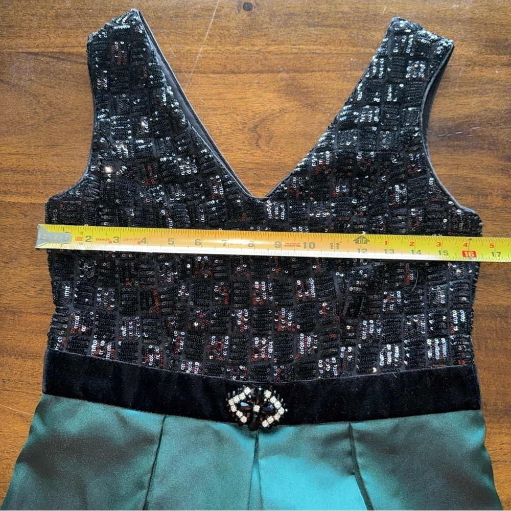 Ignite Evenings Black Sequin with Emerald Skirt Sleeveless Formal Short Dress 8 - Picture 7 of 10
